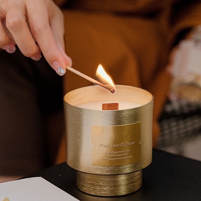 Μαύρη παγωμένη κεραμική αγριότητα ελαφρύ Aromatherapy φλυτζανιών κεριών δοχείων κασσίτερου κεριών σόγιας