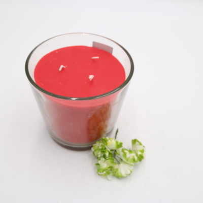 Scented κόκκινο απλό κερί παραφίνης εγχώριας συνήθειας αρώματος στο κλιμένο γυαλί
