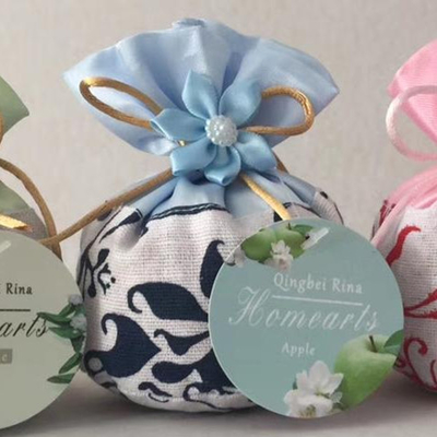 Ξήρανση των Scented σακουλιών συρταριών αρώματος λουλουδιών για την ντουλάπα