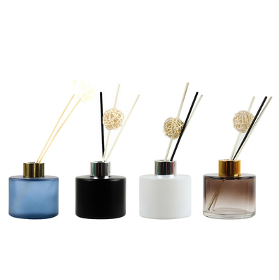 Μπλε άσπρος Scented διασκορπιστής καλάμων Capri στο τριαντάφυλλο και τη μυρωδιά Oud